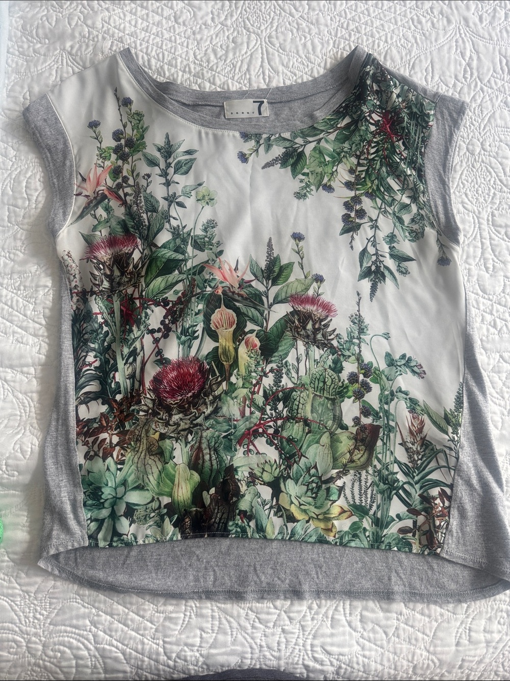 soeur Floral Botanical Print Short Sleeve Top in White, Green, Pink